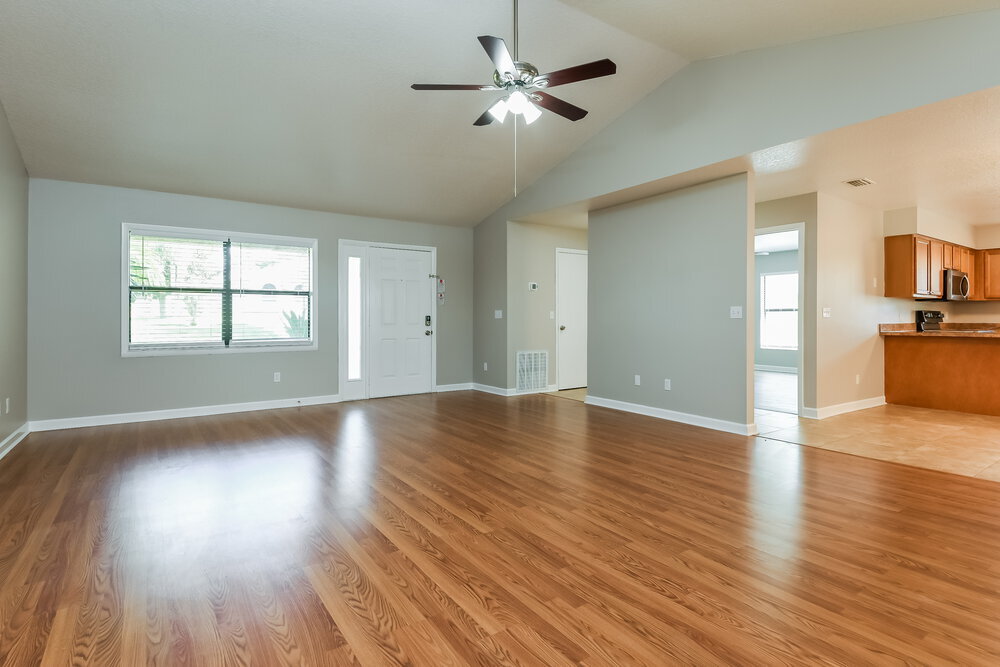 Building Photo - 10416 Calle De Flores Dr