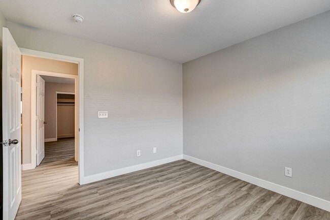 Building Photo - Beautiful 4 bedroom 3 bath home in Mountai...