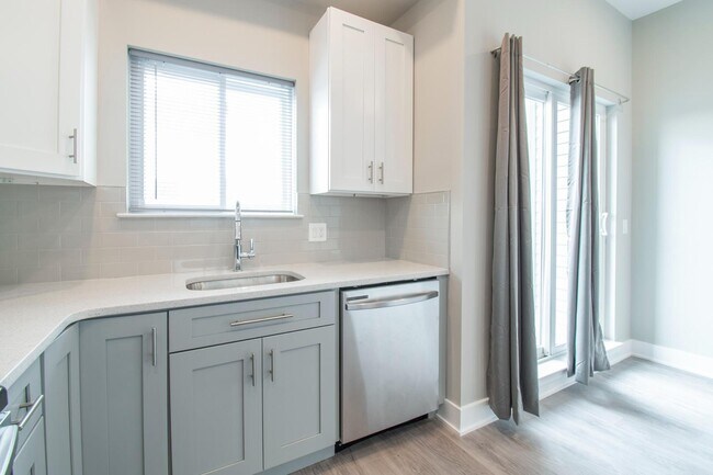 Building Photo - 1206 N 24th St