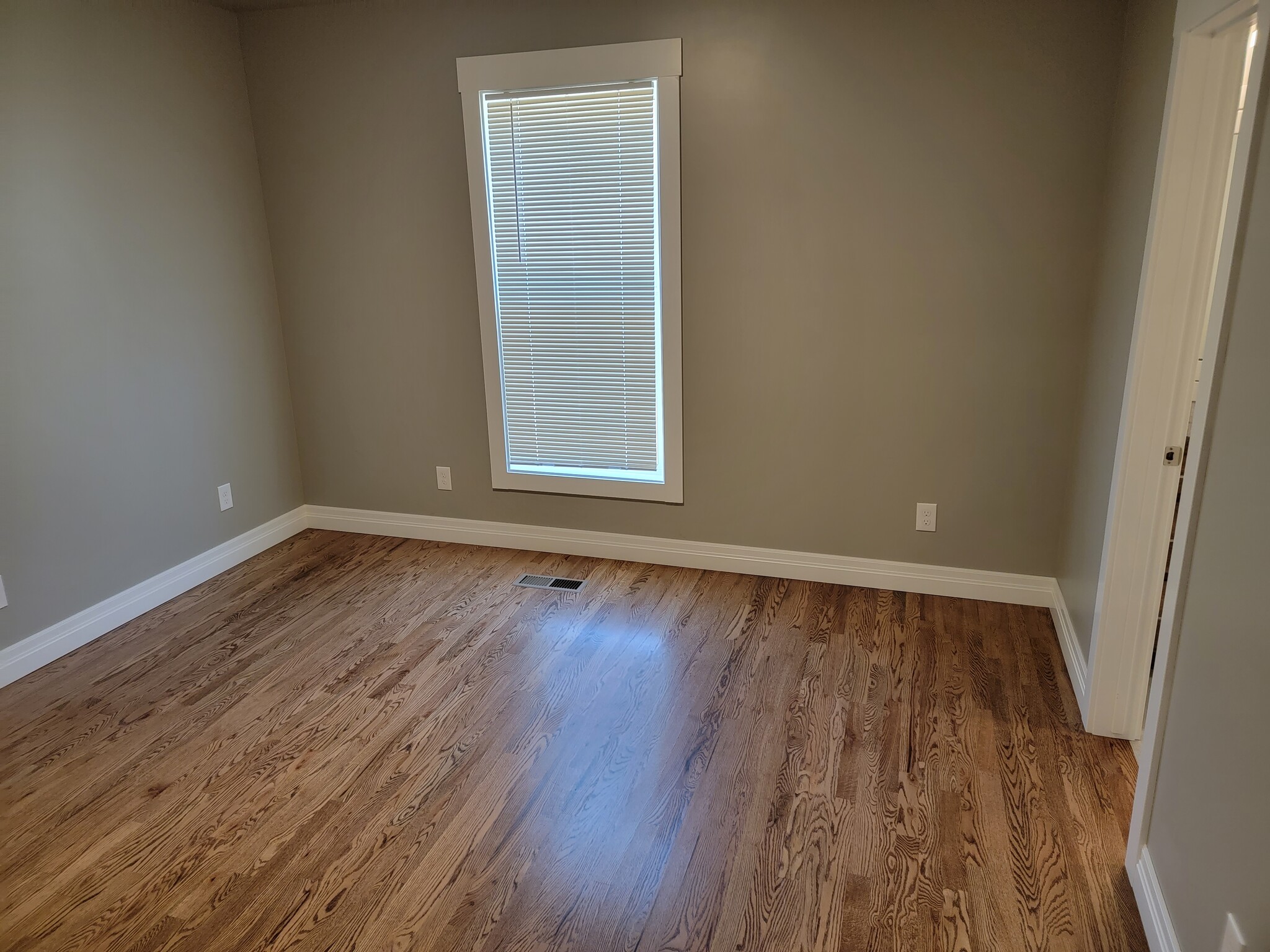 Building Photo - 512 Moro St