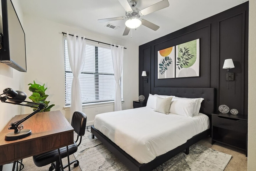 Building Photo - 5752 Town and Country Blvd