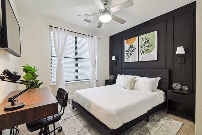 Building Photo - 5445 Town and Country Blvd