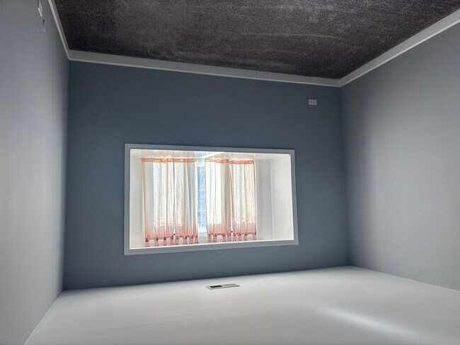 Building Photo - 787 Wilson Ave