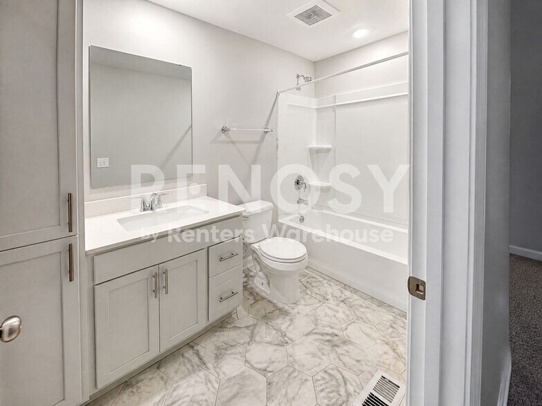 Building Photo - 10598 Weston Wy N
