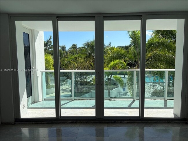 Building Photo - 100 Bayview Dr