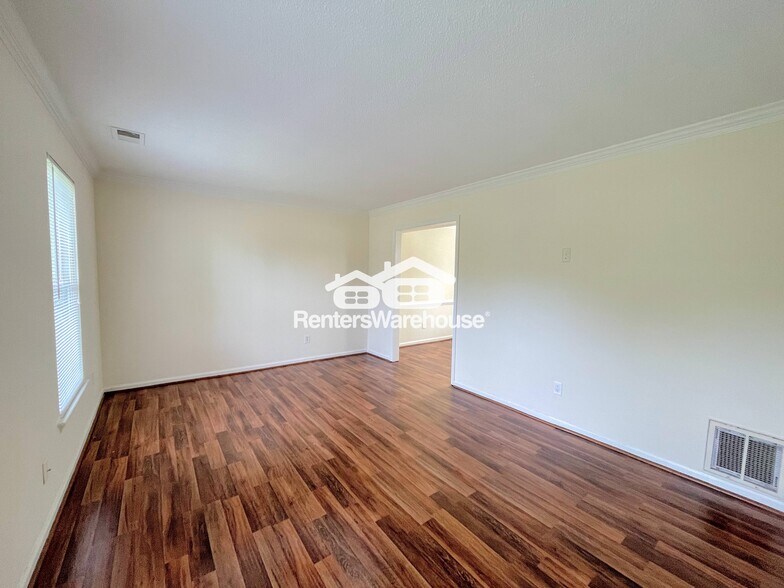 Building Photo - 1724 Rexton St
