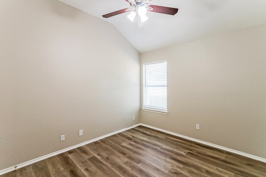 Building Photo - 4815 Chase More Dr