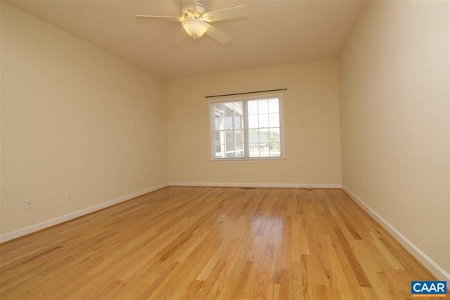 Building Photo - 121 Bryant Dr