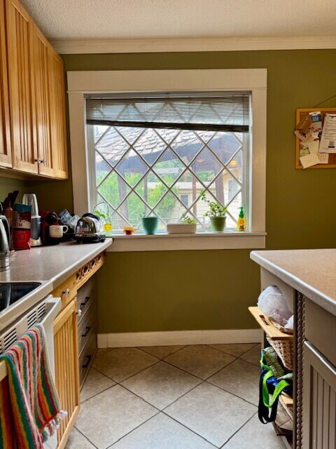 Building Photo - Charming Duplex Very Close To Tech!