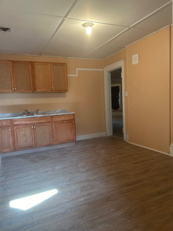 Building Photo - 3304 E 55th St