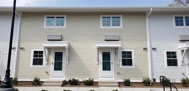 Building Photo - 128 Custer St