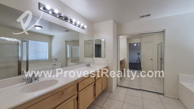 Building Photo - 13298 Spicewood Ct