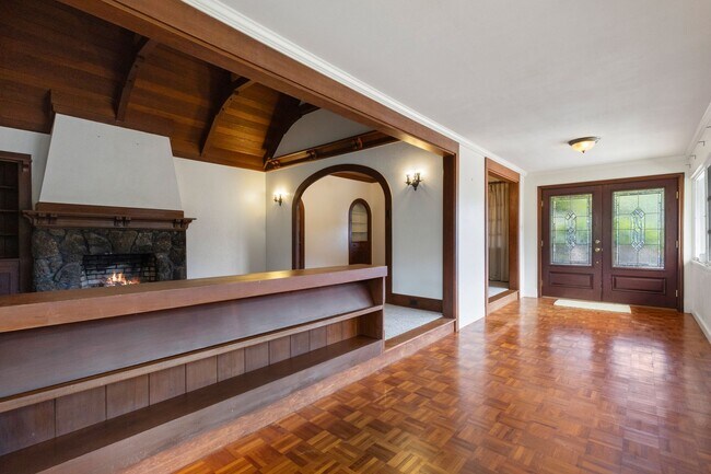 Building Photo - 2910 Nanihale Pl