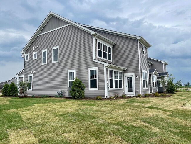 Building Photo - 721 Dropseed Ln