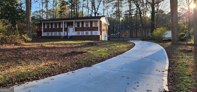 Building Photo - 2349 Valley Way