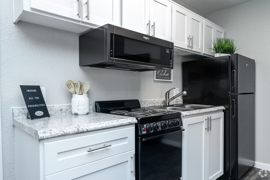 Primary Photo - Standard Raintree