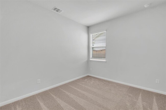 Building Photo - 2412 Ekvall Dr