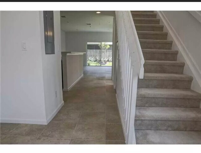 Building Photo - 5914 Woodlands Blvd