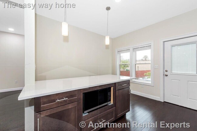 Building Photo - 77 Winchester St