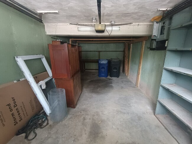 Building Photo - 459 Appleton St