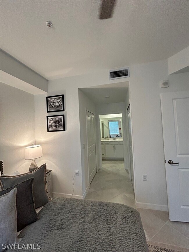 Building Photo - 15375 Grn Acrs Ave