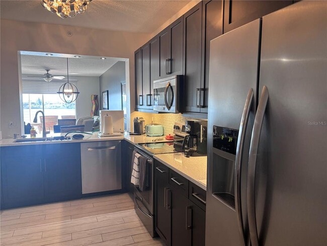 Building Photo - 7984 Sailboat Key Blvd S