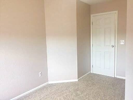 Building Photo - Spacious East Anchorage Home with Yard & Garage!