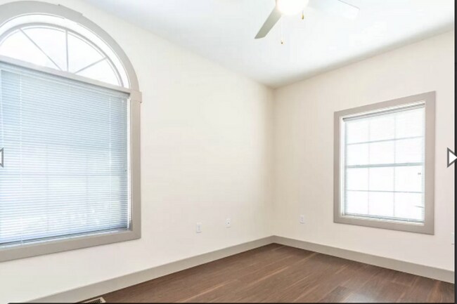 Building Photo - 631 N College Ave
