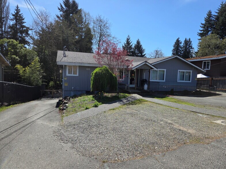 Building Photo - 3332 Larch Way