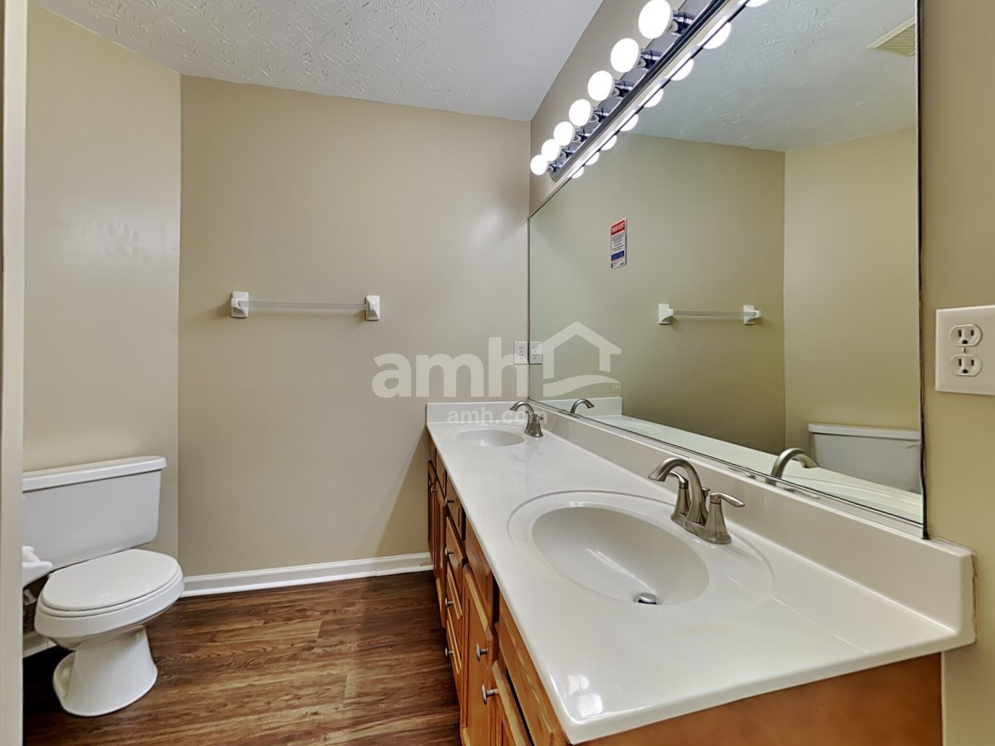 Building Photo - 7011 Medford Ct