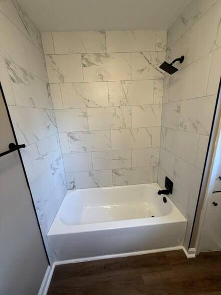 Building Photo - 98 Lynnhaven Dr