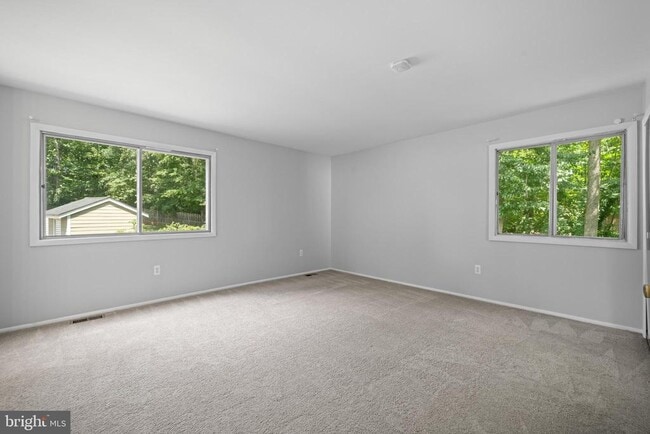 Building Photo - 225 Penny Ln