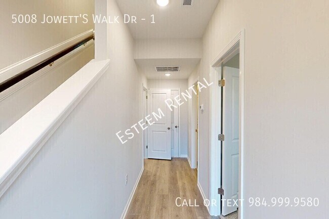 Building Photo - 5008 Jowett's Walk Dr