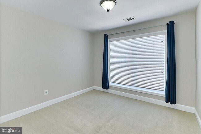 Building Photo - 2022 N Culpeper St