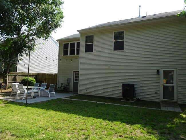 Building Photo - 3 Bedroom 2.5 Bath Single Family Home for Rent in Penniman East