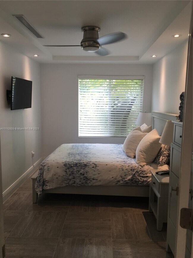 Building Photo - 645 Lenox Ave