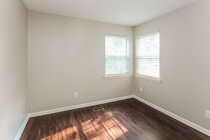 Building Photo - 2914 Canary Ct