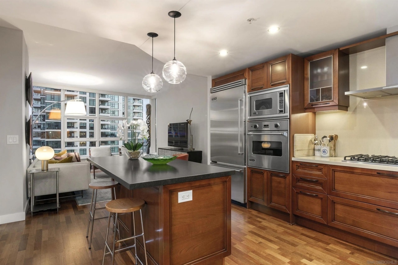 Kitchen - 1325 Pacific Hwy