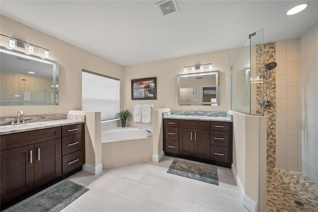 Building Photo - 11 Riviera Estates Ct
