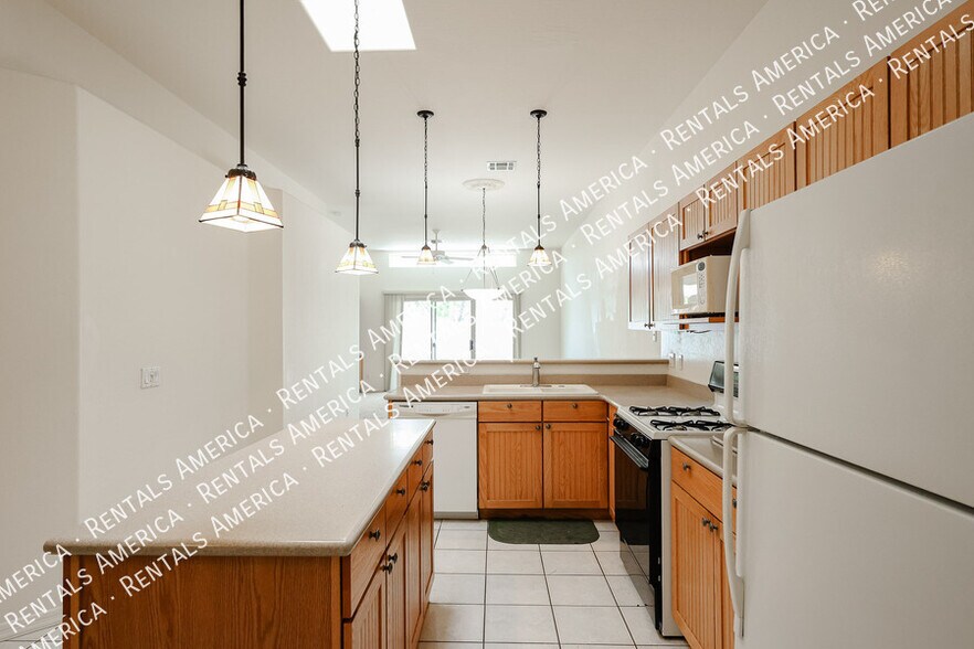Building Photo - 6730 E Hermosa Vista Dr