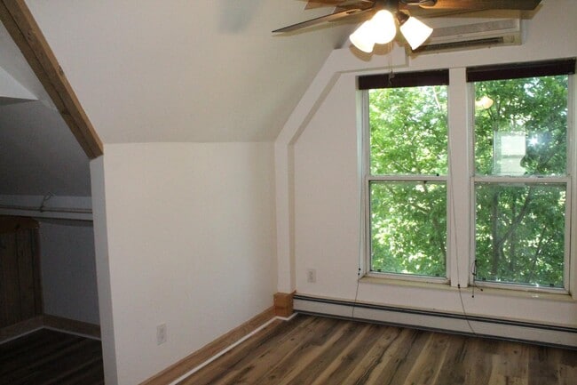 Building Photo - 3803 Military St
