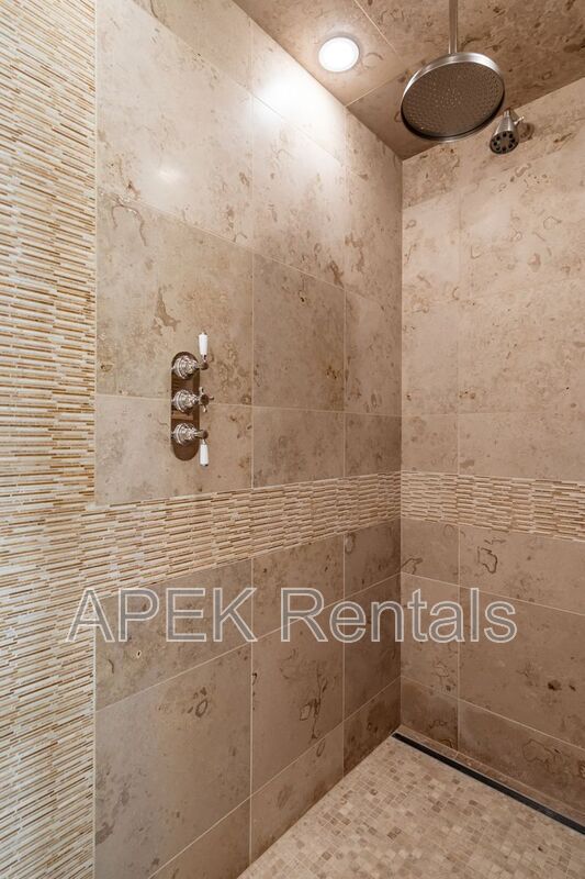 Building Photo - 690 W Linda Vista Dr