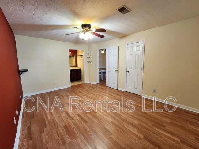 Building Photo - 1505 Countryside Pl SE