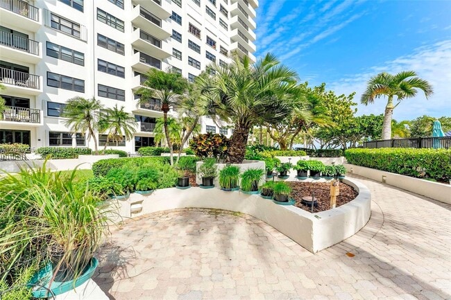 Building Photo - 5100 N Ocean Blvd