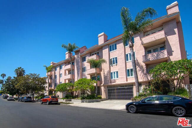 Building Photo - 10373 Almayo Ave