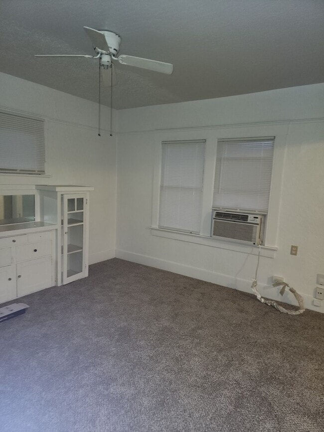 Building Photo - Charming 2 Bedroom 1 bathroom Downtown Modesto Home