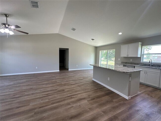 Building Photo - 115 Juniper Run