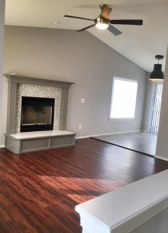 Building Photo - 708 S Red Oaks Cir