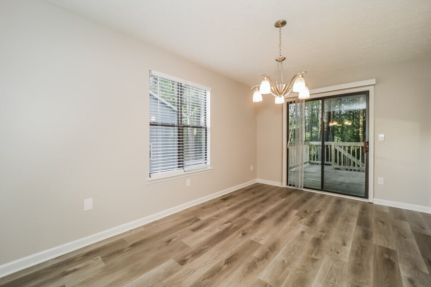 Building Photo - 6824 Creekwood Dr