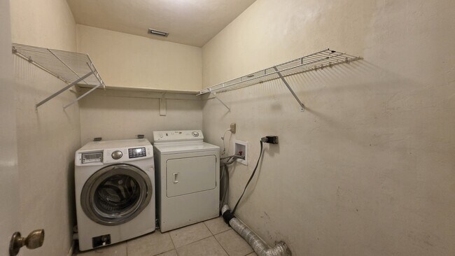 Building Photo - 1624 SW 77th Terrace